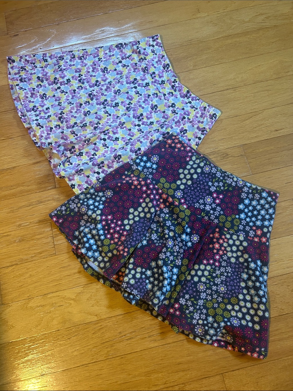 Two Lands’ End skorts